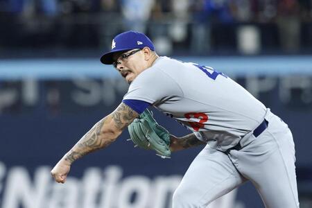 　６回途中に登板し、２本塁打を浴びたバンダ（共同）