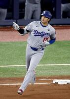 　７回、２ランを放った大谷（共同）
