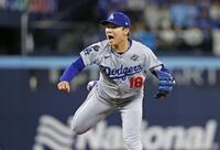 　ブルージェイズ戦に先発したドジャース・山本（共同）