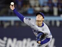 　ブルージェイズ戦に先発したドジャース・山本（共同）