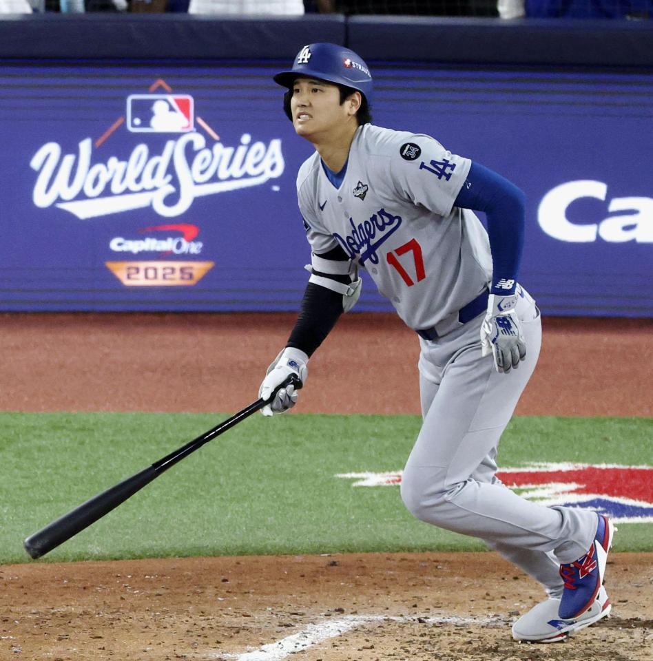 　７回、２ランを放つ大谷（共同）