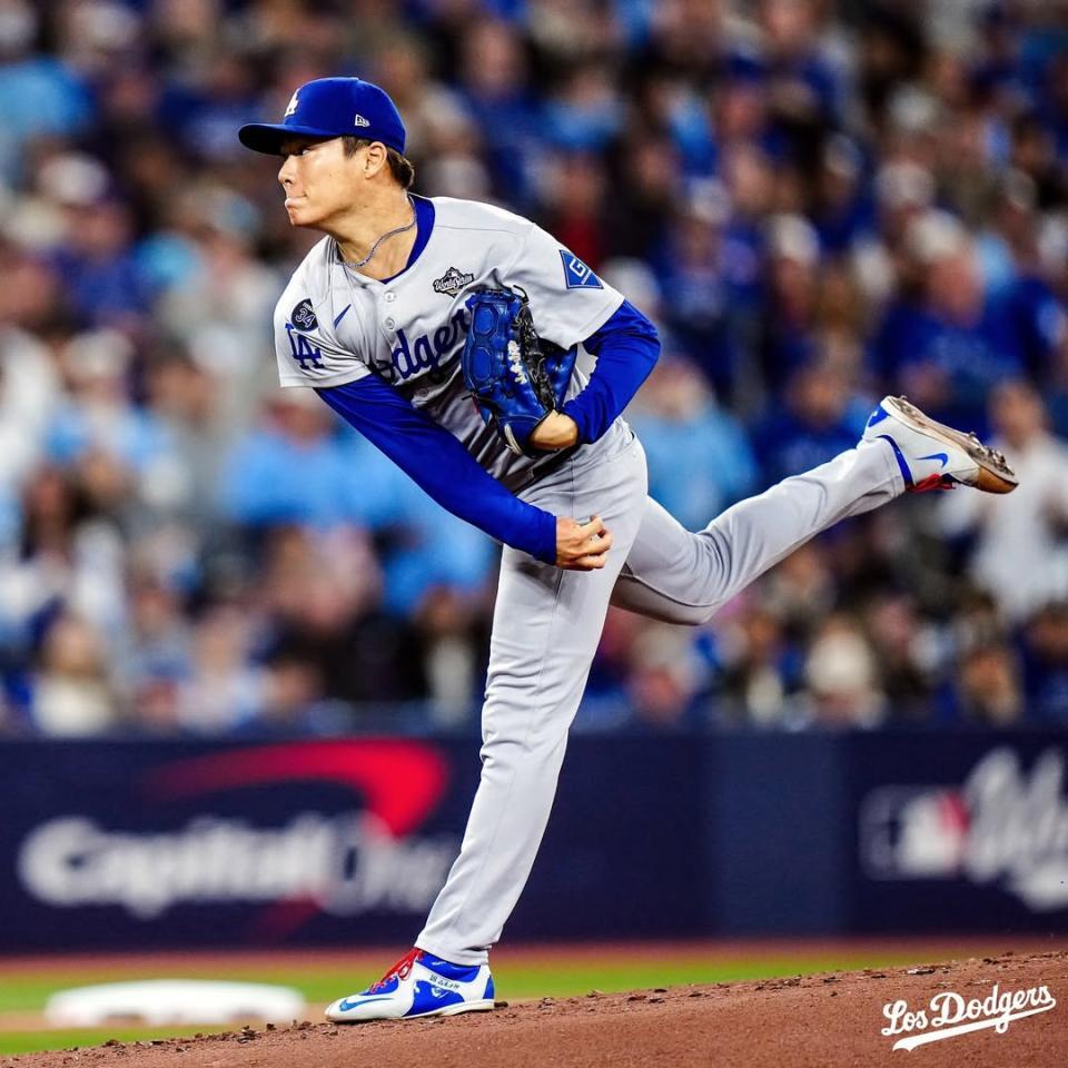 ドジャース 山本由伸 『入団記念号』超激レア ロサンゼルスタイムズ　額縁入② ドジャース 山本由伸 『入団記念号』超激レア ロサンゼルスタイムズ