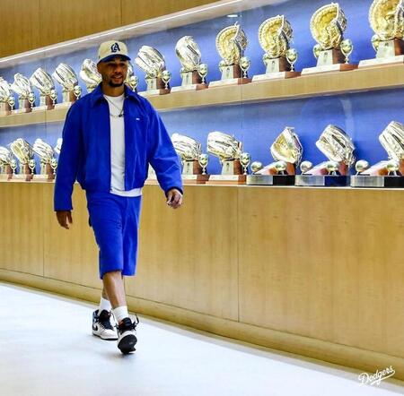 　球場入りするベッツ（ロサンゼルス・ドジャース提供）