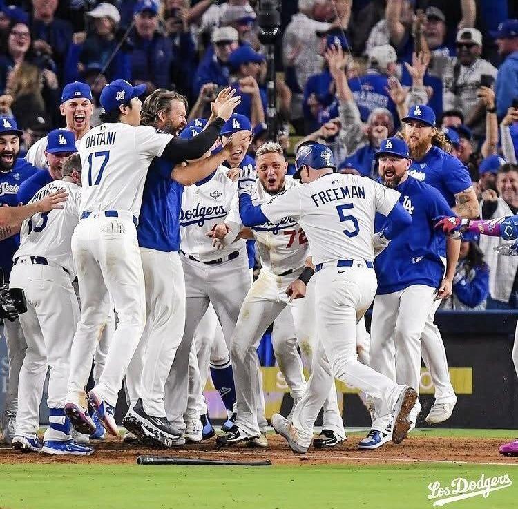 　サヨナラ勝ちに歓喜のドジャース（ロサンゼルス・ドジャース提供）