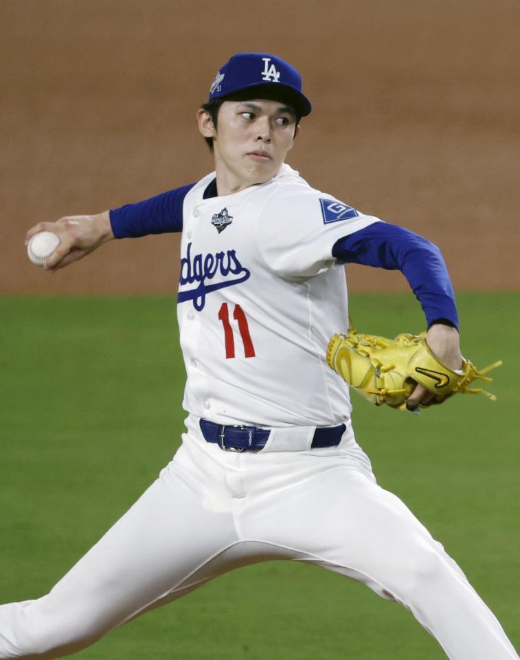 　米大リーグ・ブルージェイズとのワールドシリーズ第３戦の８回途中から登板し、１回２／３を無失点だった佐々木＝27日