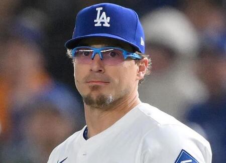 【動画】投手・大谷をいきなり救った！　キケがフェンスに身を乗り出しながらナイスキャッチ