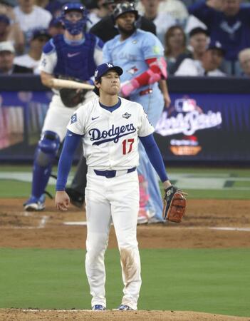 　ブルージェイズ戦の３回、ゲレロに２ランを浴びたドジャース・大谷（共同）