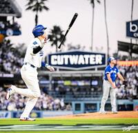 　３回、ＷＳ２号ソロを放った大谷（ロサンゼルス・ドジャース提供）