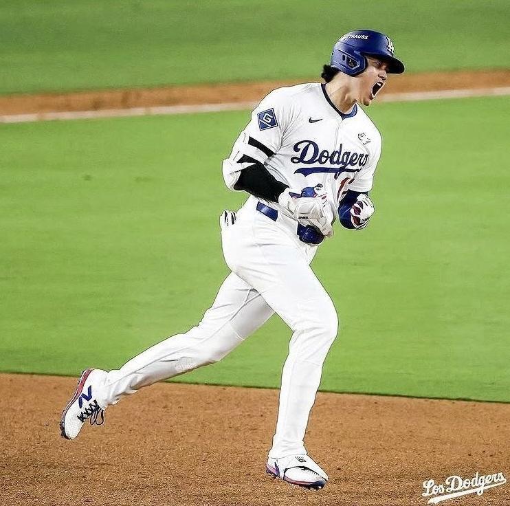 　雄たけびを上げる大谷翔平（ロサンゼルス・ドジャース提供）