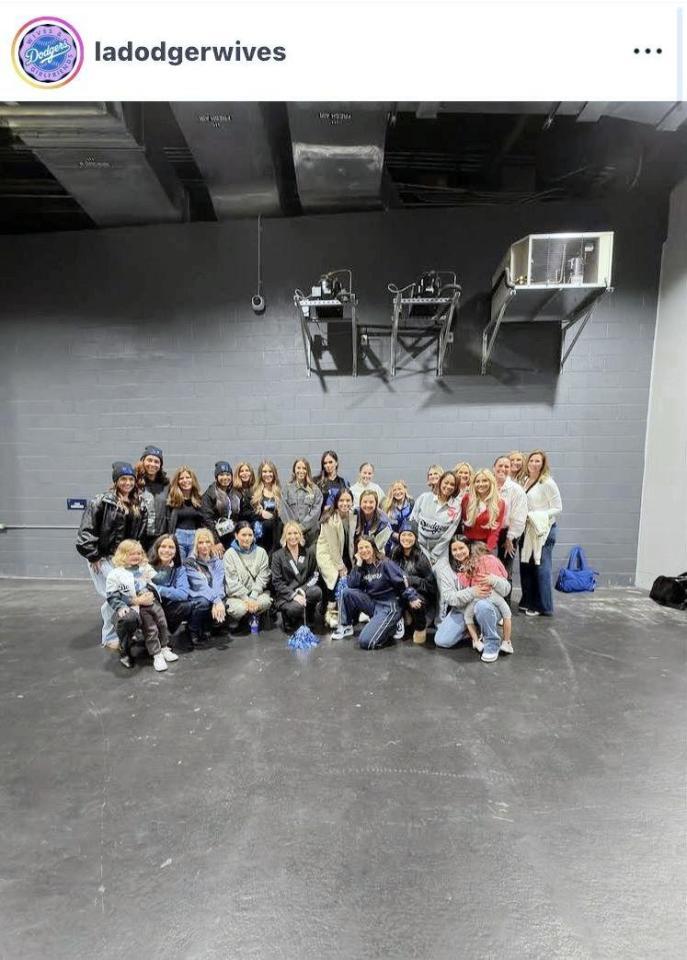 ドジャース奥様会のインスタグラム（＠ｌａｄｏｄｇｅｒｗｉｖｅｓ）から