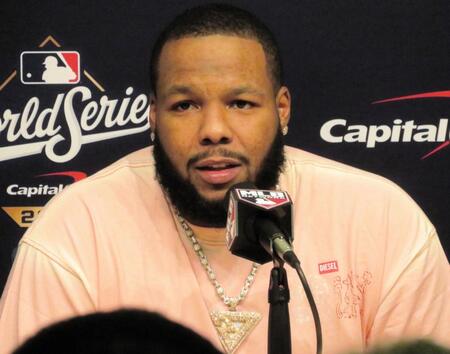 ブルージェイズ　ゲレーロJr.がオシャレスタイルで球場入り　球団ジャージではなく私服で　試合後にトロントへ移動も