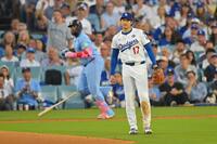 　３回、ゲレーロＪｒ．に２ランを浴びた大谷（提供・ロイター／アフロ）