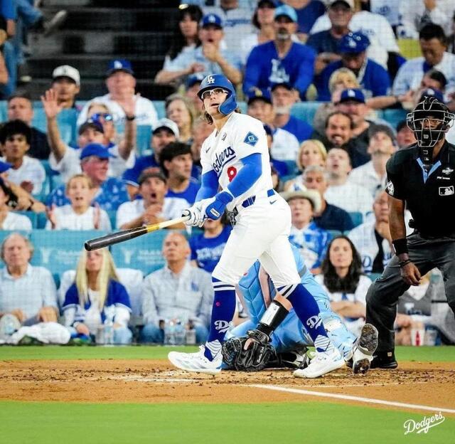 ドジャース キケ・ヘルナンデスが確信の一撃 左翼手が数歩動いて