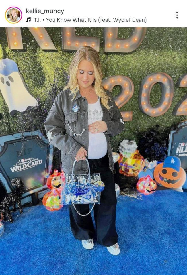 　ケリー・マンシーさんのインスタグラム（ｋｅｌｌｉｅ＿ｍｕｎｃｙ）より