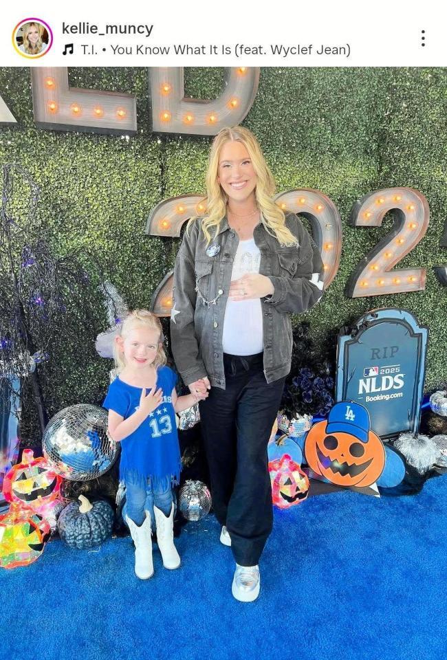 　ケリー・マンシーさんのインスタグラム（ｋｅｌｌｉｅ＿ｍｕｎｃｙ）より