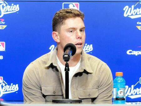 【動画】エアギターみたいになっちゃってる!冷静なウィル・スミスが喜びの珍ガッツポーズ