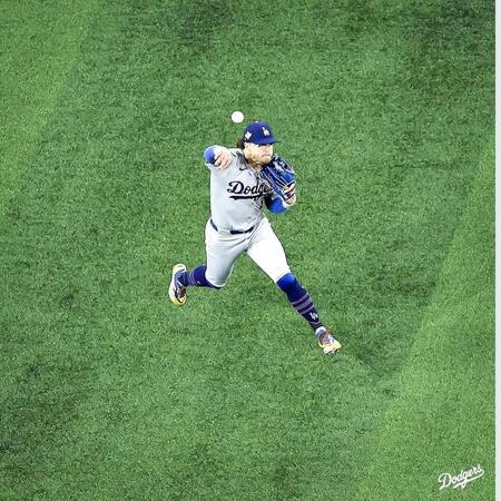 【動画】チーム救ったキケの劇的ラストプレーの裏側　マジ！？打球へ一直線の猛チャージ→実は打球を見失っていた