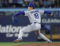 　ブルージェイズ戦に先発したドジャース・山本＝トロント（共同）