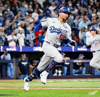 　三回、左前２点打を放ったベッツ（ロサンゼルス・ドジャース提供）