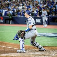 　勝利の瞬間、雄たけびを上げるスミス（ロサンゼルス・ドジャース提供）