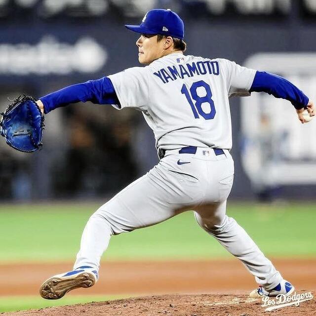 【メジャー移籍！3年連続MVP！WBC大活躍選手】山本由伸 選手のルーキーカード メジャー移籍！3年連続MVP！WBC大活躍選手】山本由伸 選手の