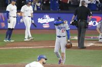 　３回、先制３ランを許した大谷（写真：Ｉｍａｇｎ／ロイター／アフロ）