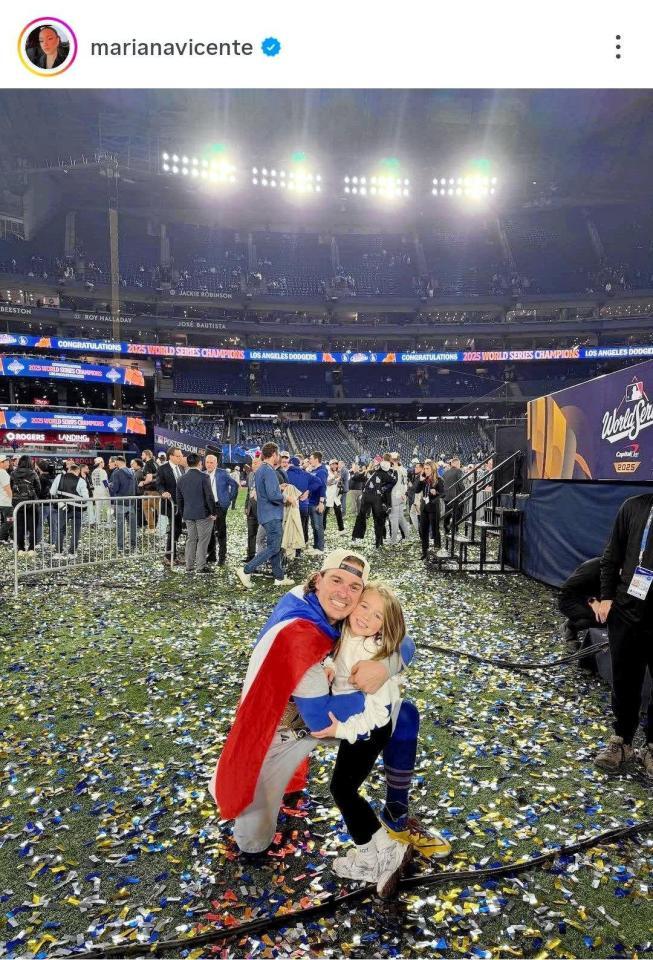 　キケ・ヘルナンデスの妻・マリアナさんのインスタグラム（ｍａｒｉａｎａｖｉｃｅｎｔｅ）より