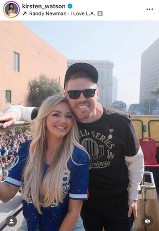 キアステン・ワトソンさんインスタグラム（ｋｉｒｓｔｅｎ＿ｗａｔｓｏｎ）より