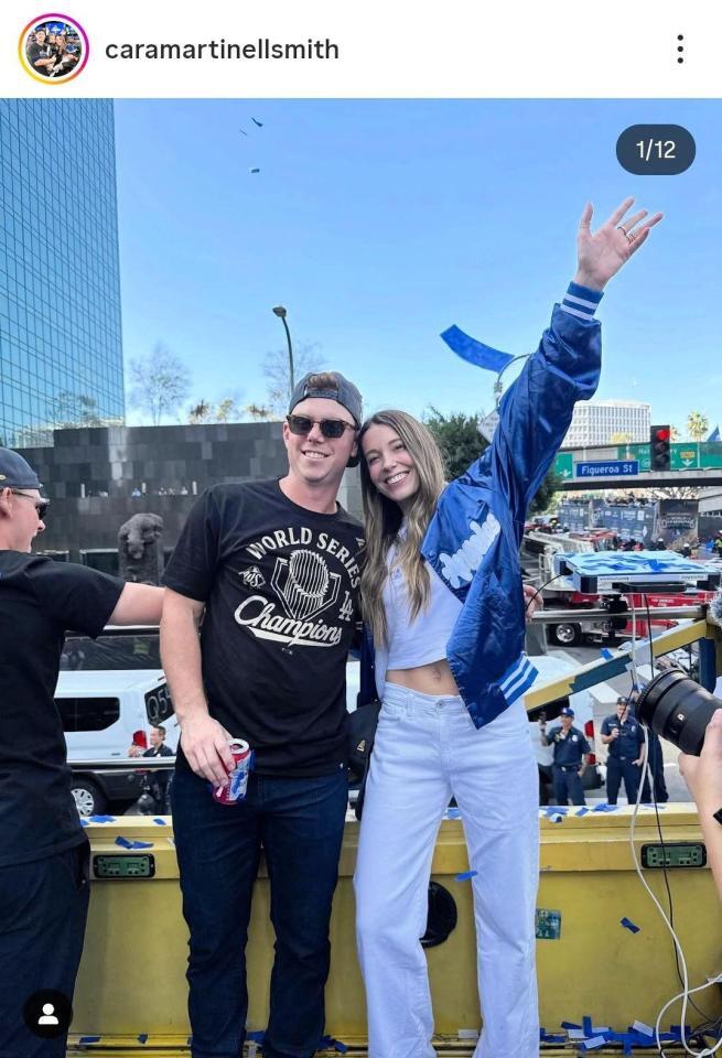 　スミス夫妻。カラ夫人のインスタグラム＠ｃａｒａｍａｒｔｉｎｅｌｌｓｍｉｔｈより 