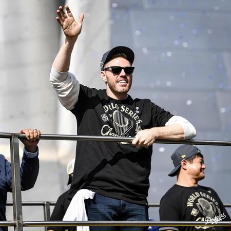 「フリーマンすげぇ」「ふ、、フリーマン！？」　ド軍主砲のダンスにファン衝撃　「まじっ！？フリーマンさまのブレイキン　萌える」