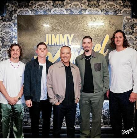 ドジャース４選手が米トーク番組出演　危険？なキケのポーズにファン大ウケ「礼儀正しく見えるｗ」「面白すぎる」