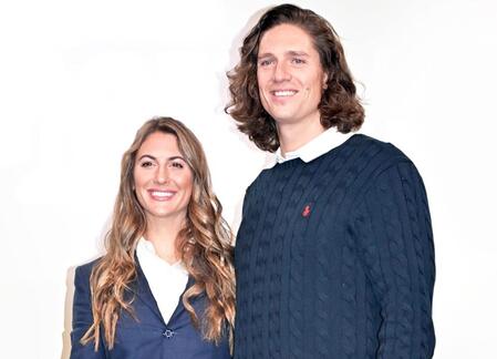 【写真】グラスノーと婚約者の２ショが「美しい」高身長の美男美女　メーガンさんはジーンズスタイル