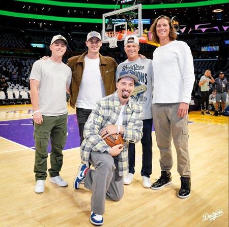 【写真】コートで少年の表情に　レーカーズの試合を訪問したドジャースナイン