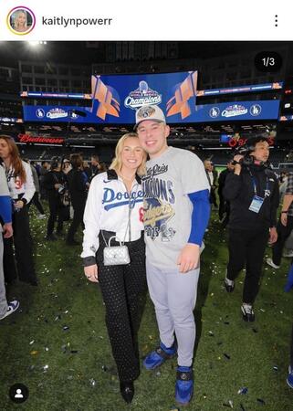 　ラッシングの恋人は銀のシャネルで。ケイトリンさんのインスタグラム＠ｋａｉｔｌｙｎｐｏｗｅｒｒ（１１月３日付）より