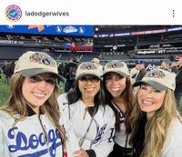 　ドジャーワイブスのインスタグラム（ｌａｄｏｄｇｅｒｗｉｖｅｓ）より
