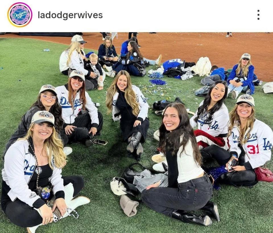 　ドジャーワイブスのインスタグラム（ｌａｄｏｄｇｅｒｗｉｖｅｓ）より 