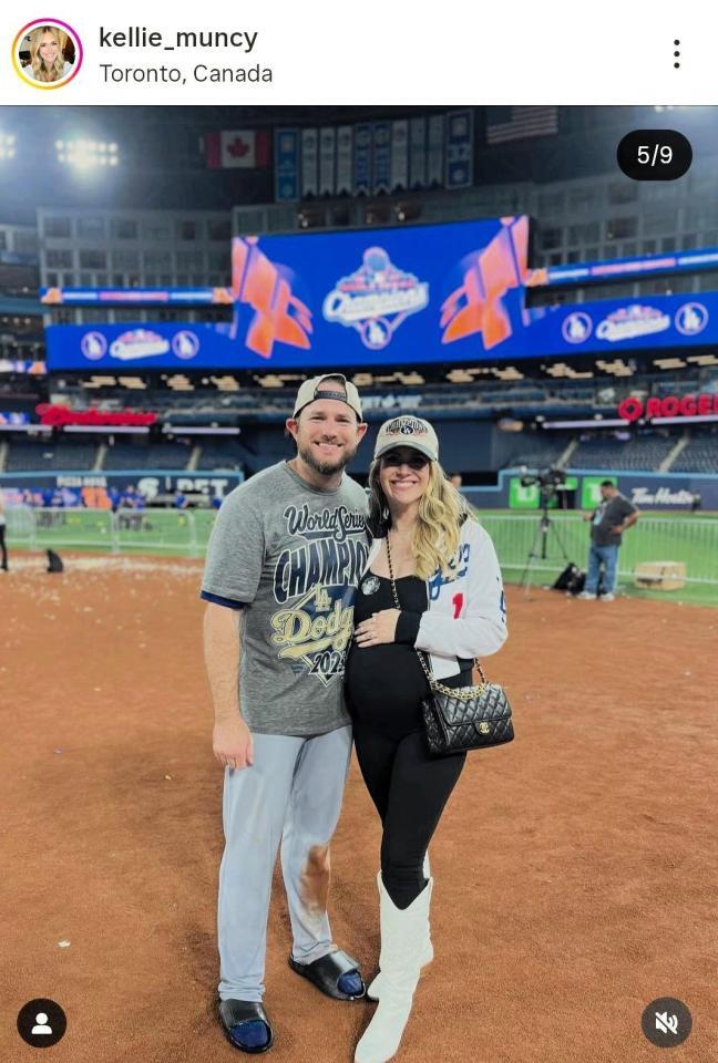 　妊娠中のマンシーの妻ケリーさんは黒いシャネルで。ケリーさんのインスタグラム＠ｋｅｌｌｉｅ＿ｍｕｎｃｙ（１１月３日付）より 