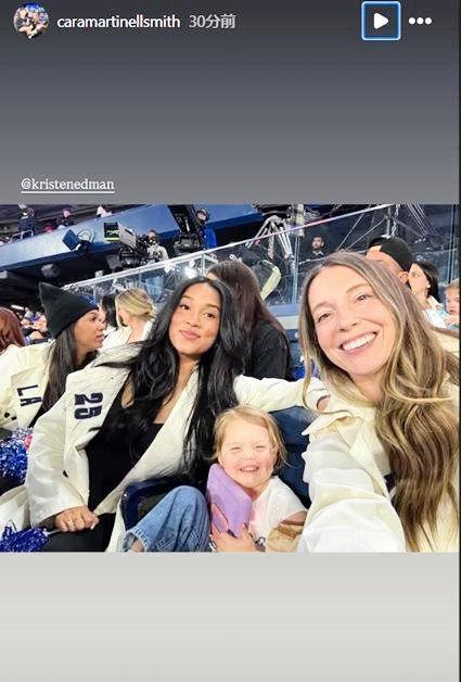 　スミスの妻・カラさんのインスタグラム（ｃａｒａｍａｒｔｉｎｅｌｌｓｍｉｔｈ）より 