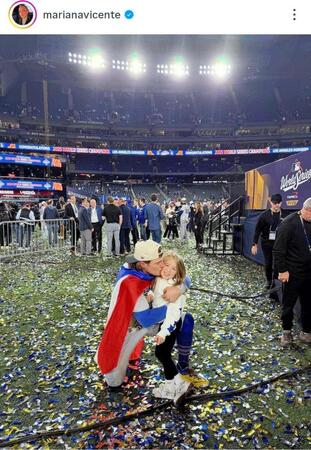 　キケ・ヘルナンデスの妻・マリアナさんのインスタグラム（ｍａｒｉａｎａｖｉｃｅｎｔｅ）より