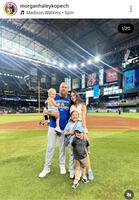 　コペックファミリー。妻モーガンさんのインスタグラム＠ｍｏｒｇａｎｈａｌｅｙｋｏｐｅｃｈ（１０月８日付）より 