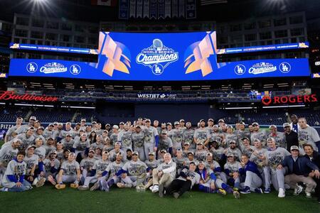 ドジャース心優しき右腕　婚約者とメキシコでオフ