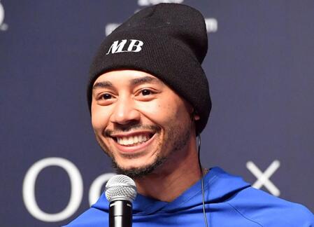 ムーキー・ベッツの正装姿がすごっ！スーツ＆蝶ネクタイで別人級のオーラ漂う　ＭＬＢアワードで司会「できないことなんてあるの！？」