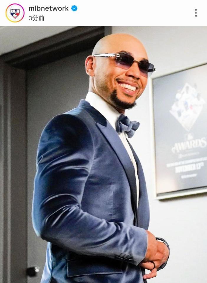 　正装したベッツ。ＭＬＢネットワークの公式インスタグラム（ｍｌｂｎｅｔｗｏｒｋ）より