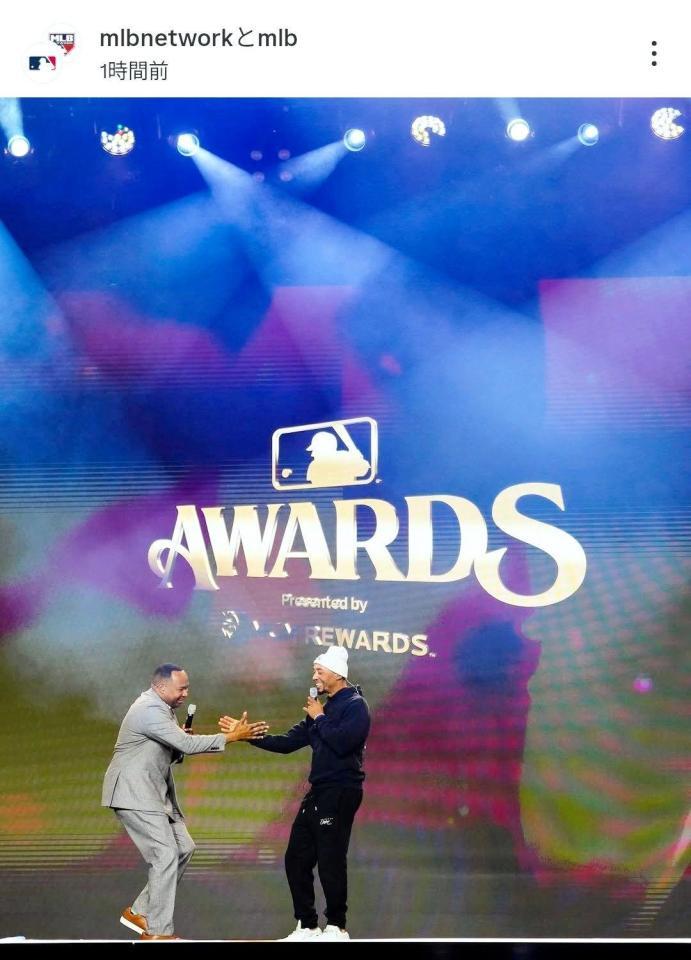 　正装したベッツ。ＭＬＢネットワークの公式インスタグラム（ｍｌｂｎｅｔｗｏｒｋ）より