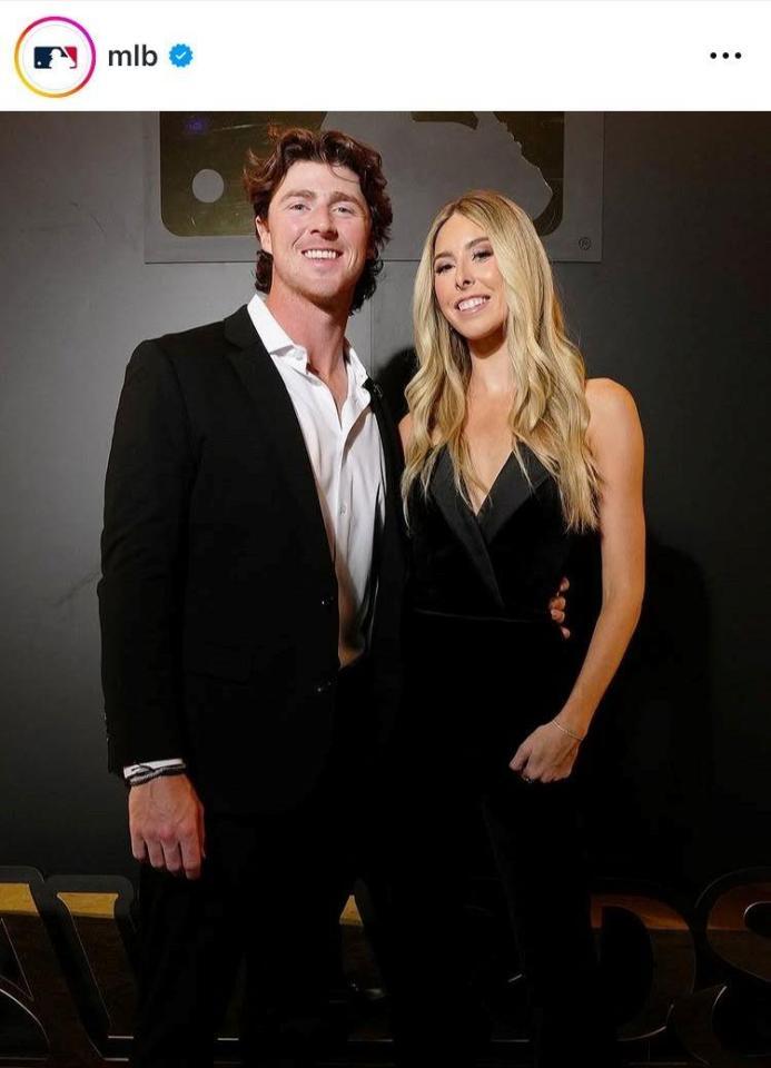 ＭＬＢ公式インスタグラム（ｍｌｂ）よりライアン・ペピオ夫妻