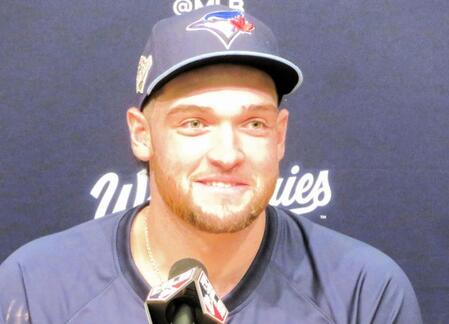 【写真】フィアンセが超感動　ドジャースに立ちはだかった右腕　浜辺でプロポーズ