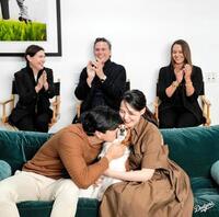 　ＭＶＰ決定直後、デコピンにキスする大谷（ロサンゼルス・ドジャース提供）