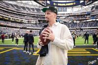 　ラムズ戦に訪れたドジャースのブレーク・スネル投手（ロサンゼルス・ドジャース提供）