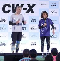 　イベントに登場したイチロー氏（左）と福士加代子氏（撮影・佐々木彰尚）