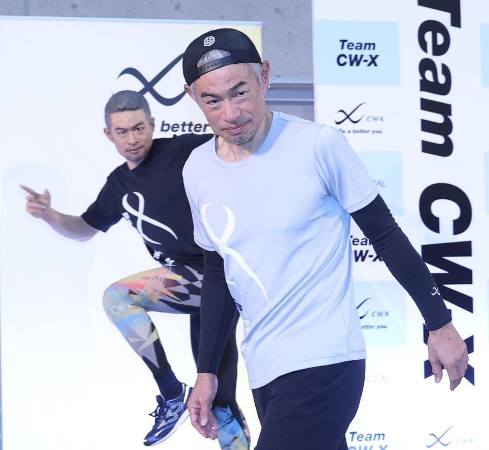 　会場を後にするイチロー氏（撮影・佐々木彰尚）